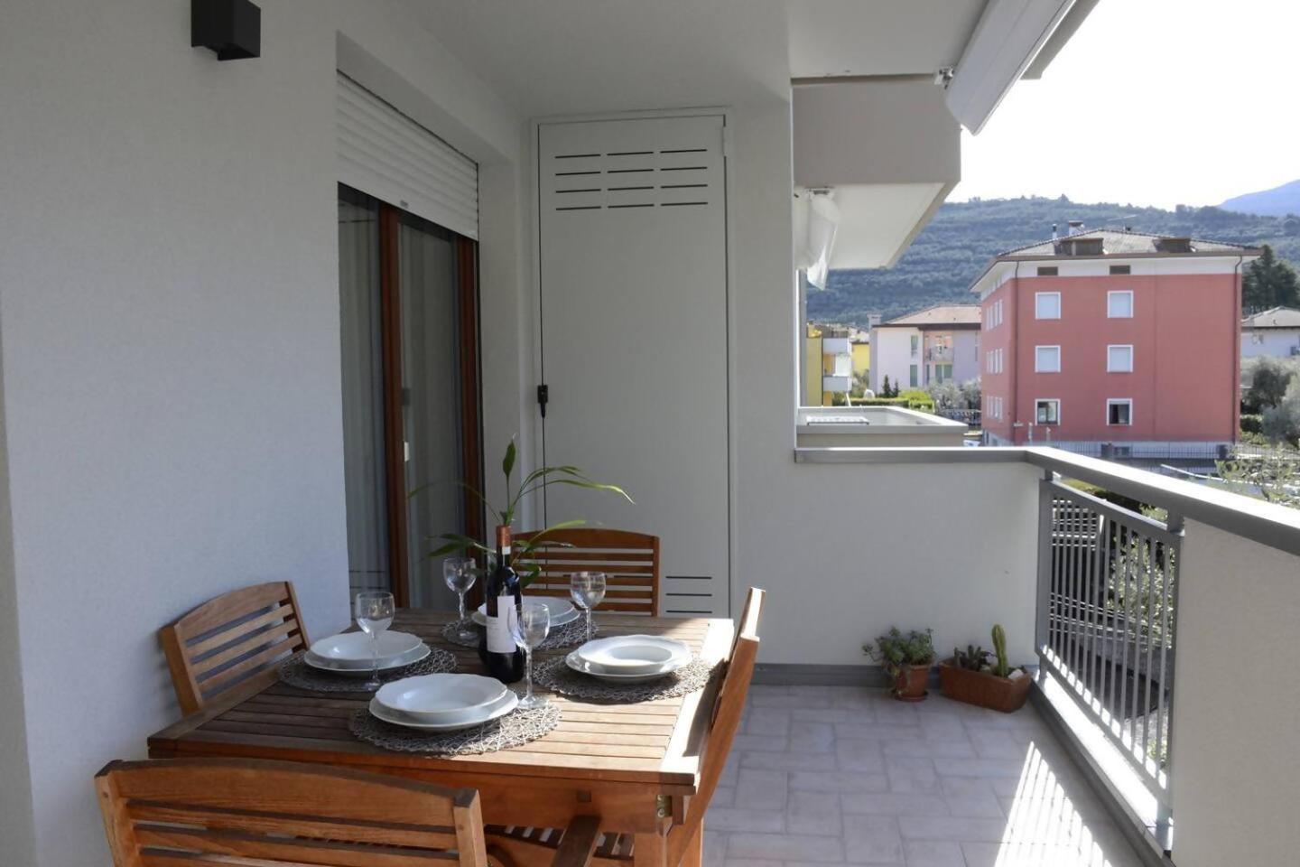 Appartamento Peler13 Con Balcone E Parcheggio Riva del Garda Exterior foto