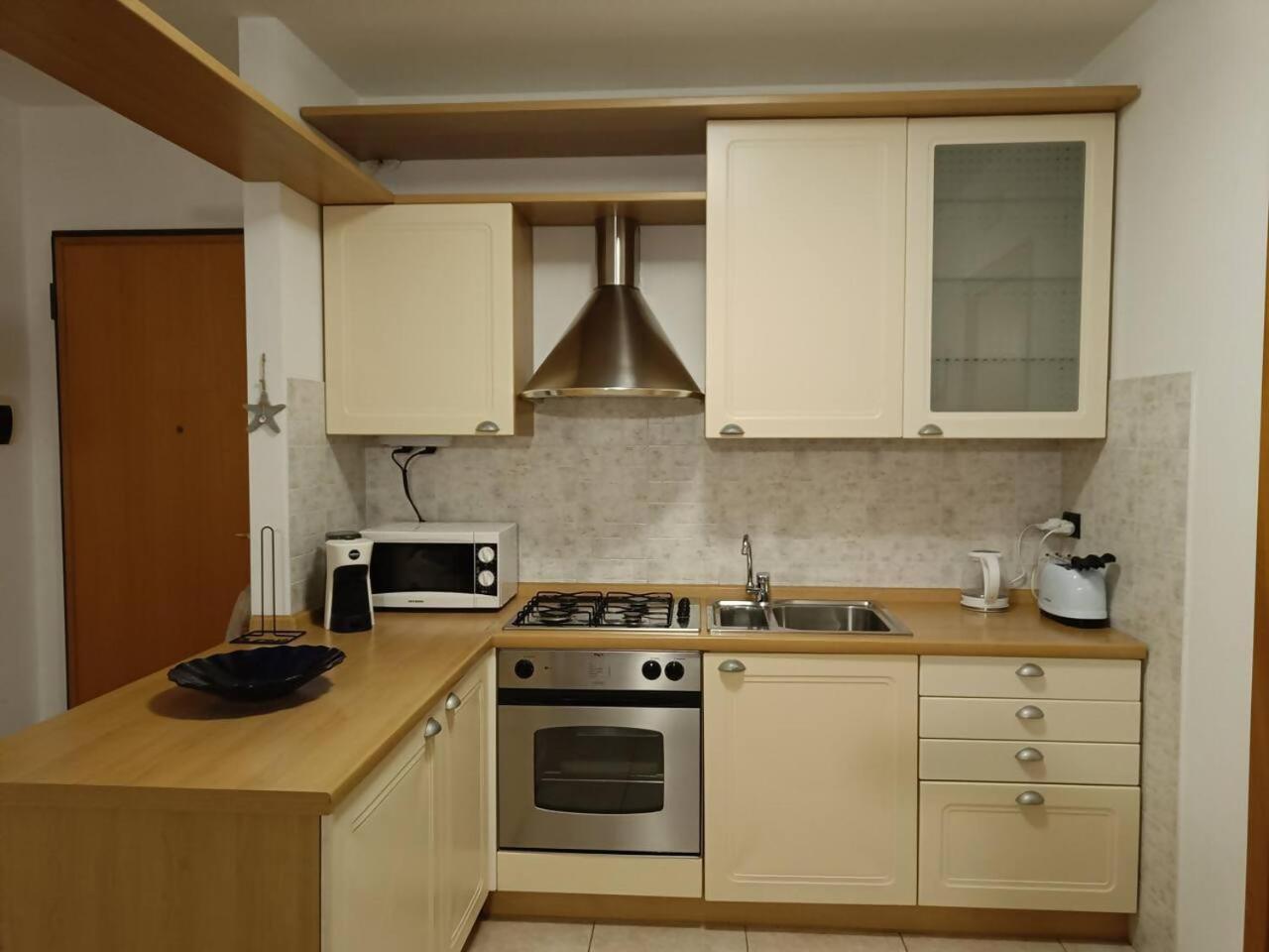 Appartamento Peler13 Con Balcone E Parcheggio Riva del Garda Exterior foto